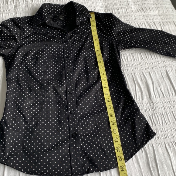 Banana Republic black & white tailored fit button down shirt. Size 0. - Picture 6 of 9